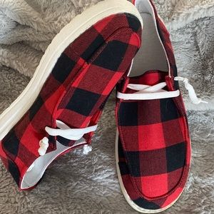 Buffalo plaid casual shoes perfect for this holiday season.